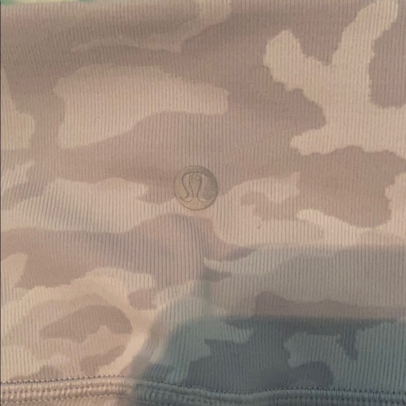 Lululemon HR White Camo Wunder Under Leggings - Picture 3 of 3